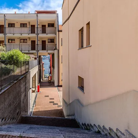 Piazza San Giuseppe-9 By Interhome Διαμέρισμα